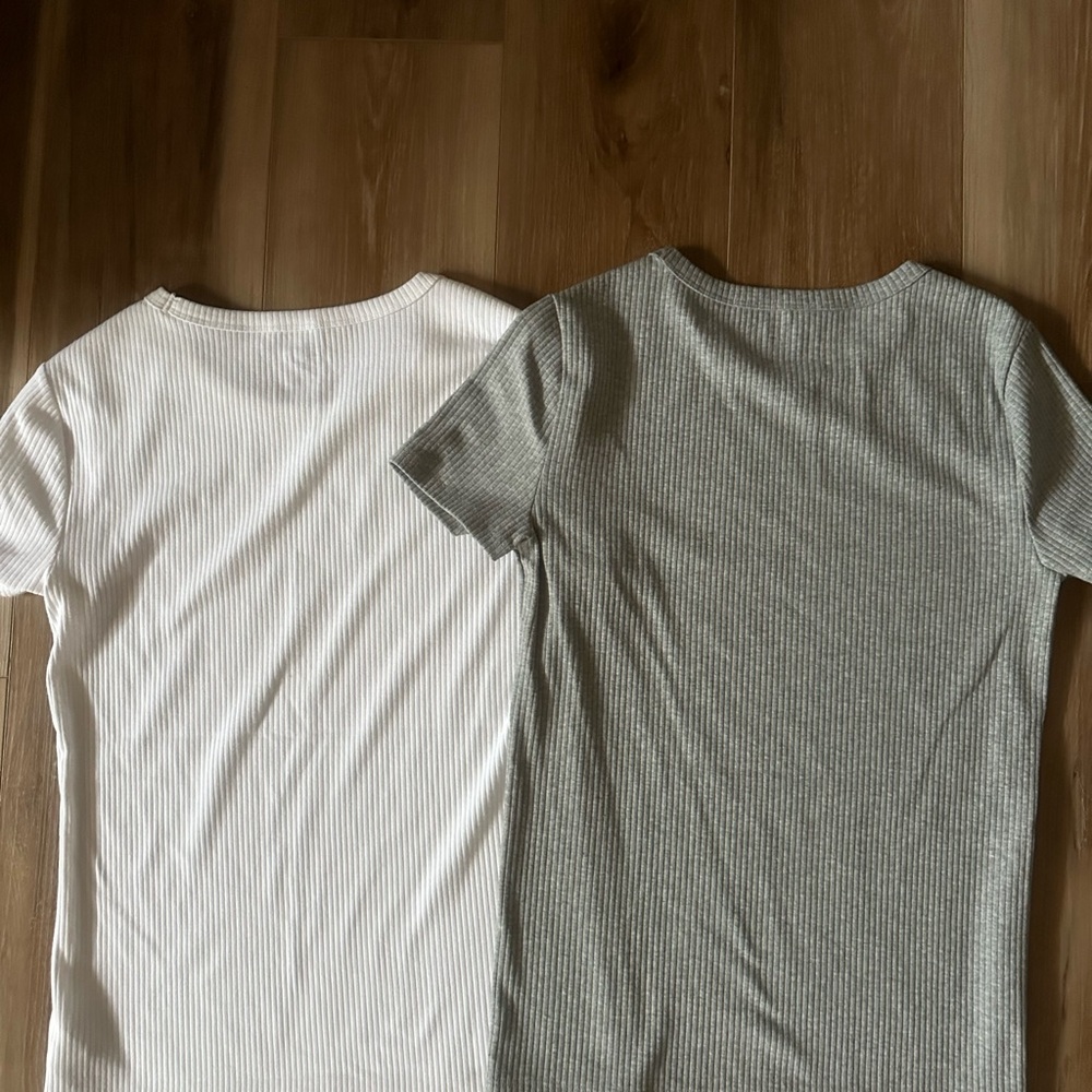 Gap bundle - two ribbed tees, size M, NWOT
Gray and white - Picture 5 of 5
